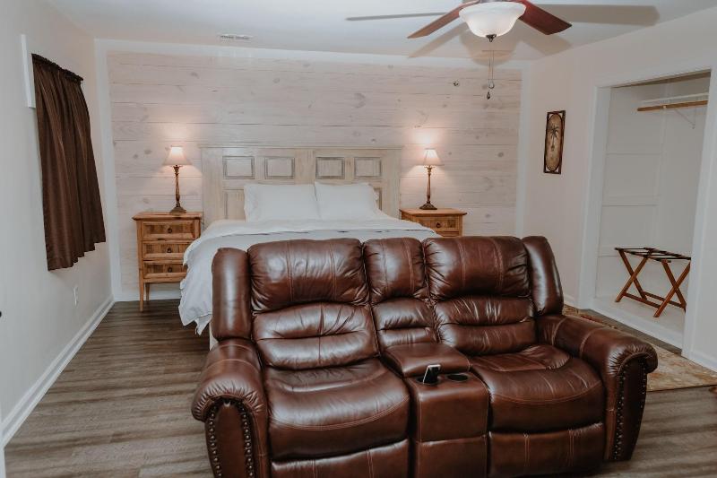 Square Inn image