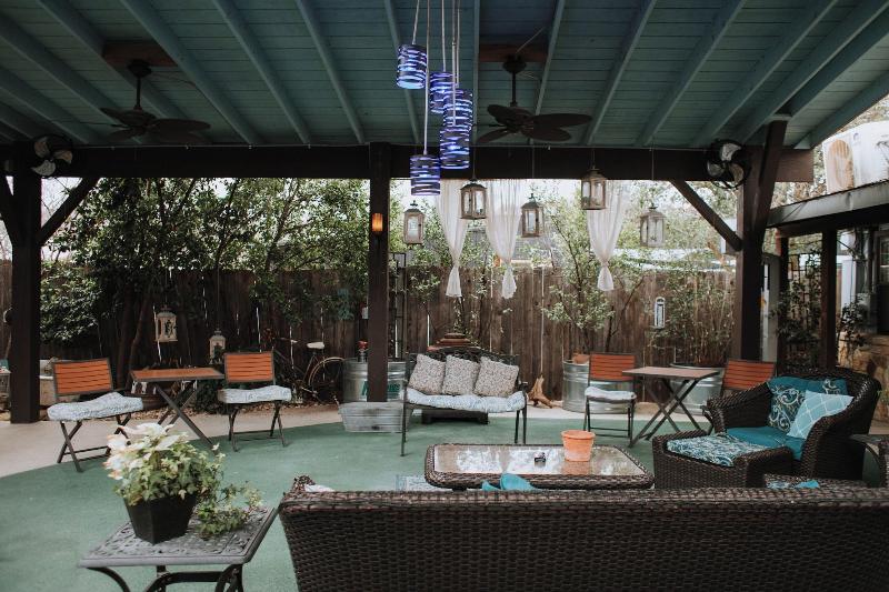 Square Inn image