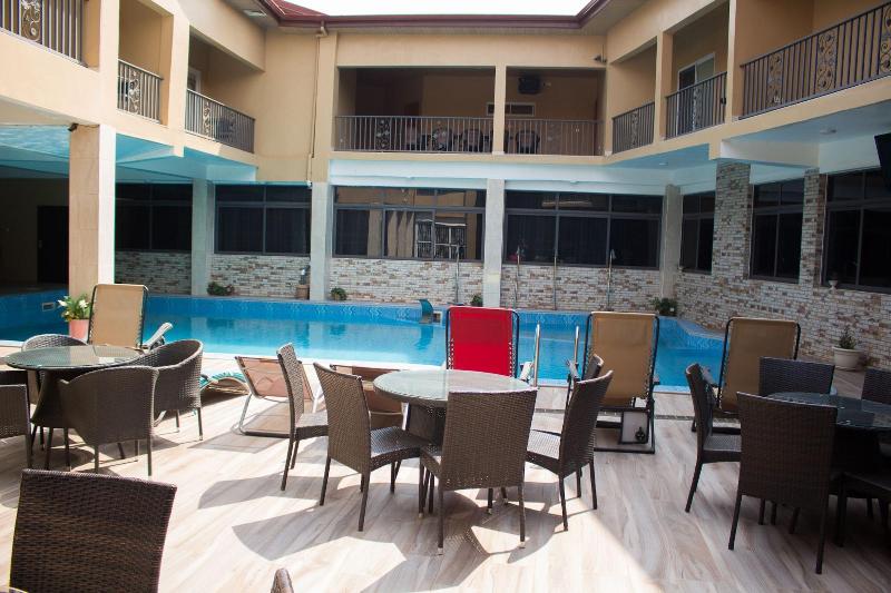 Crismon Hotel image