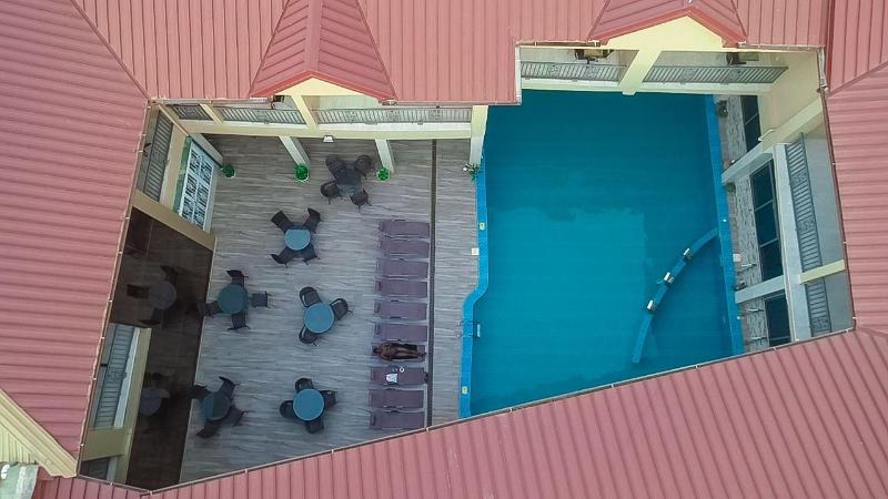 Crismon Hotel image