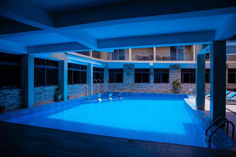 Crismon Hotel image