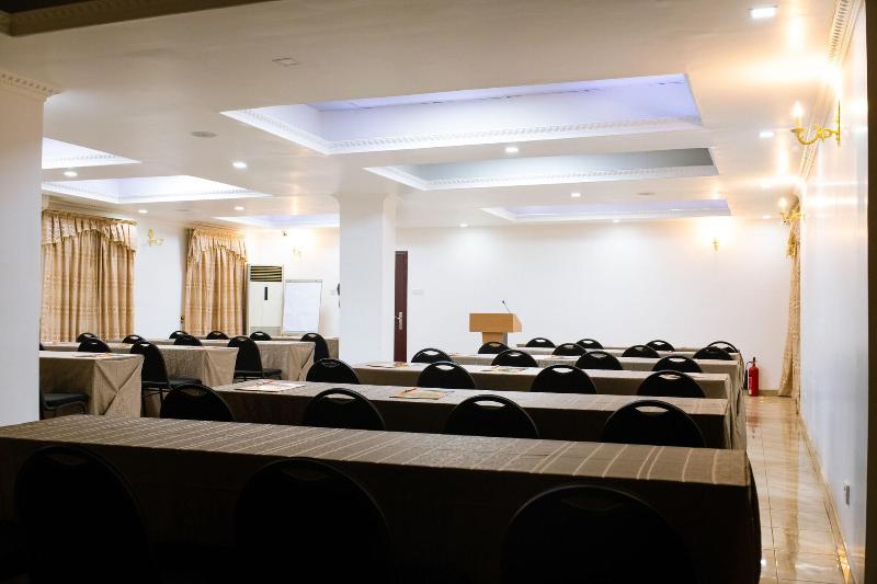 Crismon Hotel image