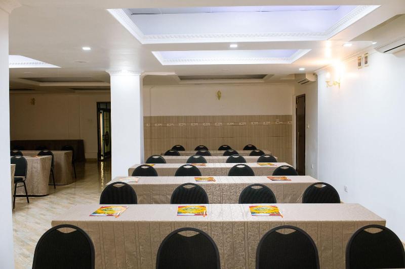 Crismon Hotel image