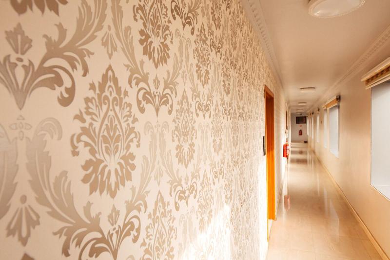Crismon Hotel image