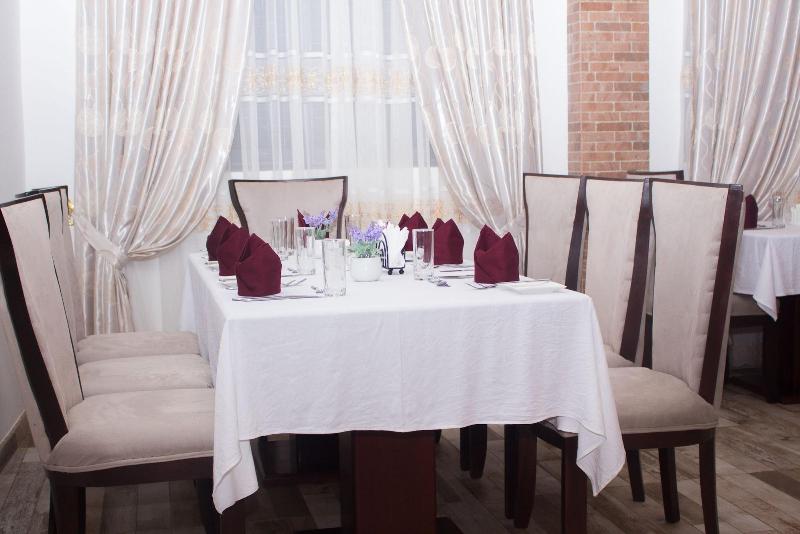 Crismon Hotel image