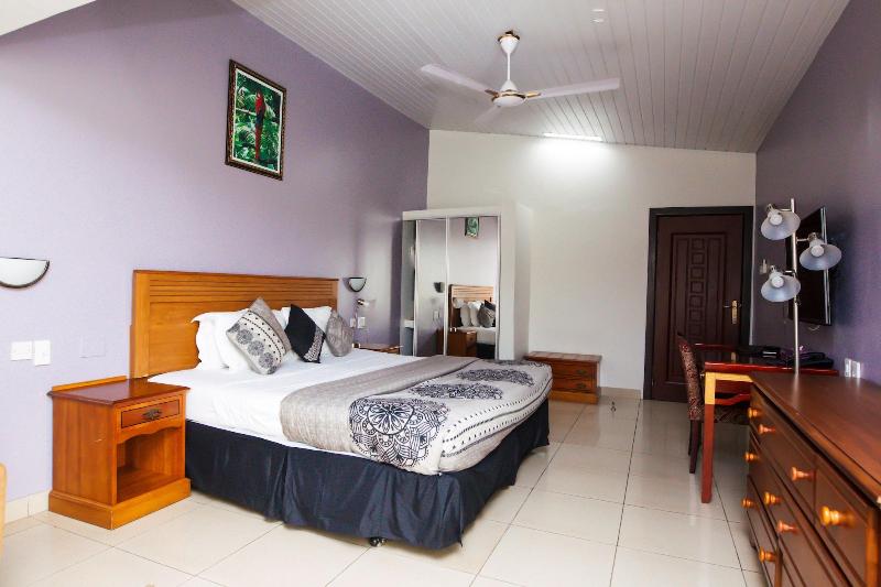 Crismon Hotel image