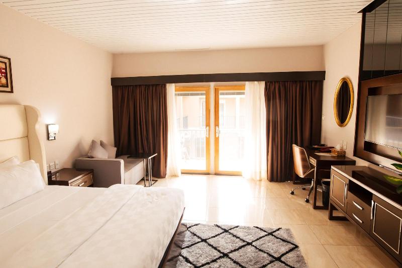 Crismon Hotel image