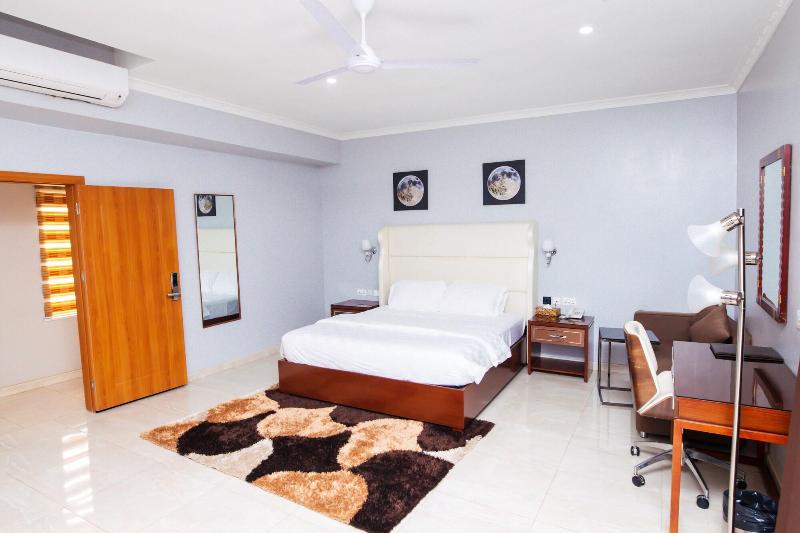 Crismon Hotel image