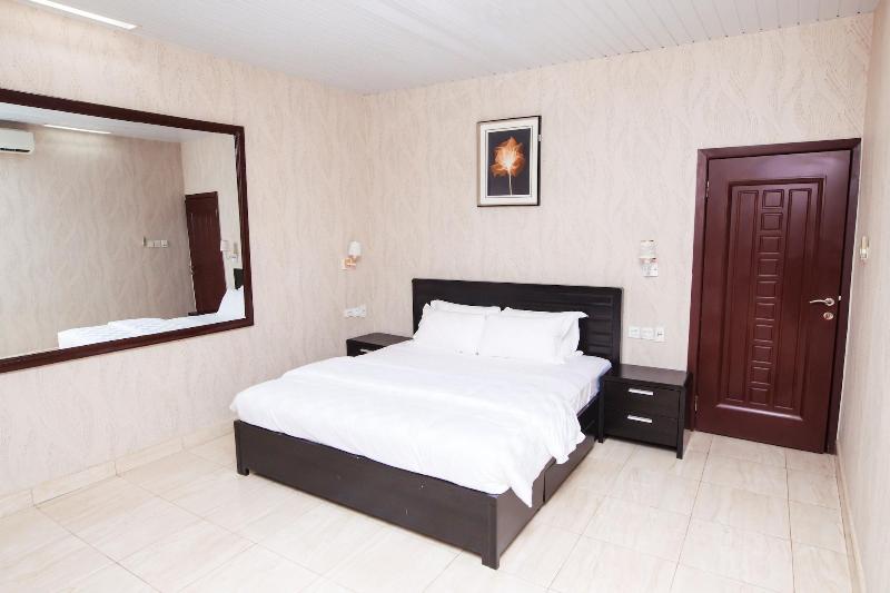 Crismon Hotel image