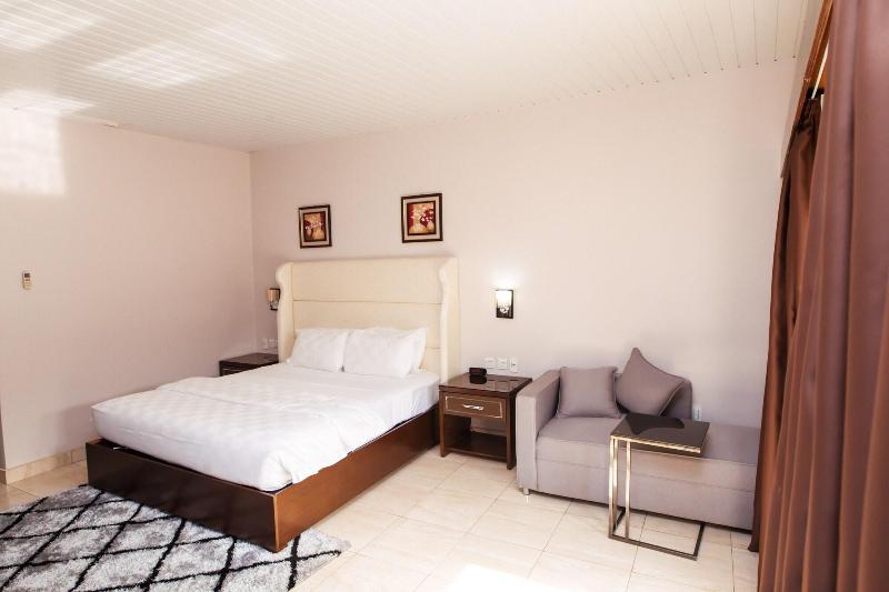 Crismon Hotel image