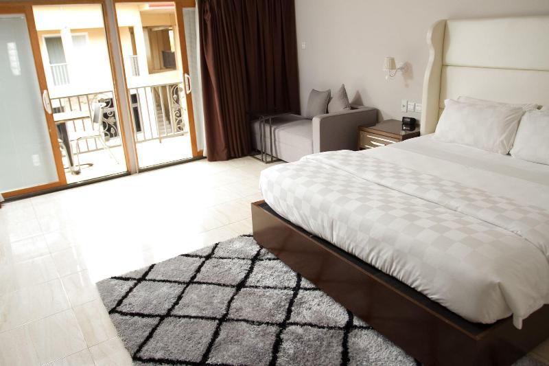 Crismon Hotel image