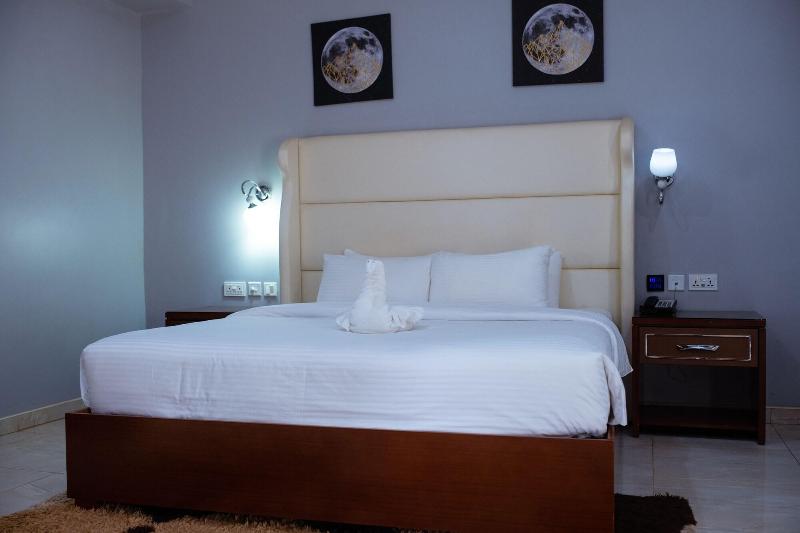 Crismon Hotel image