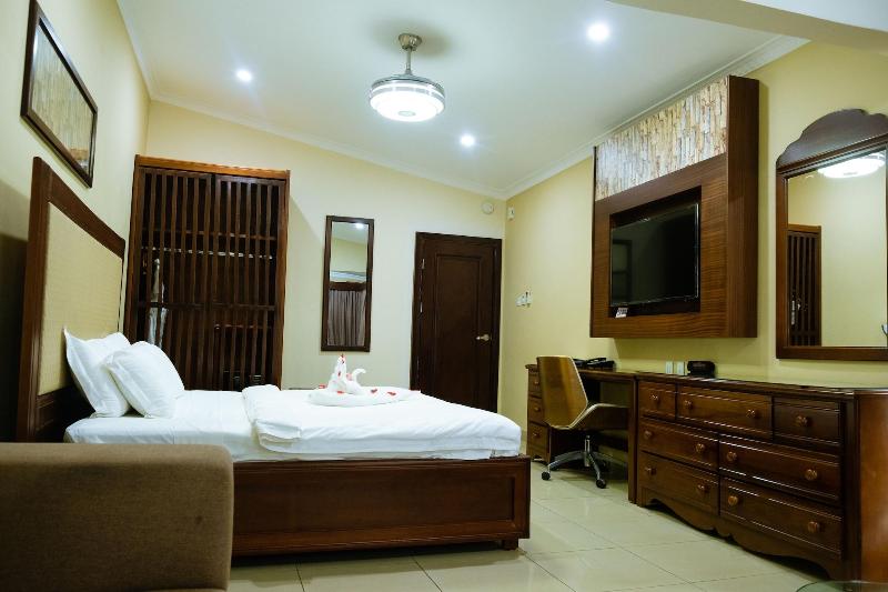 Crismon Hotel image