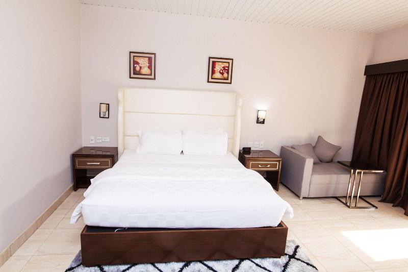 Crismon Hotel image