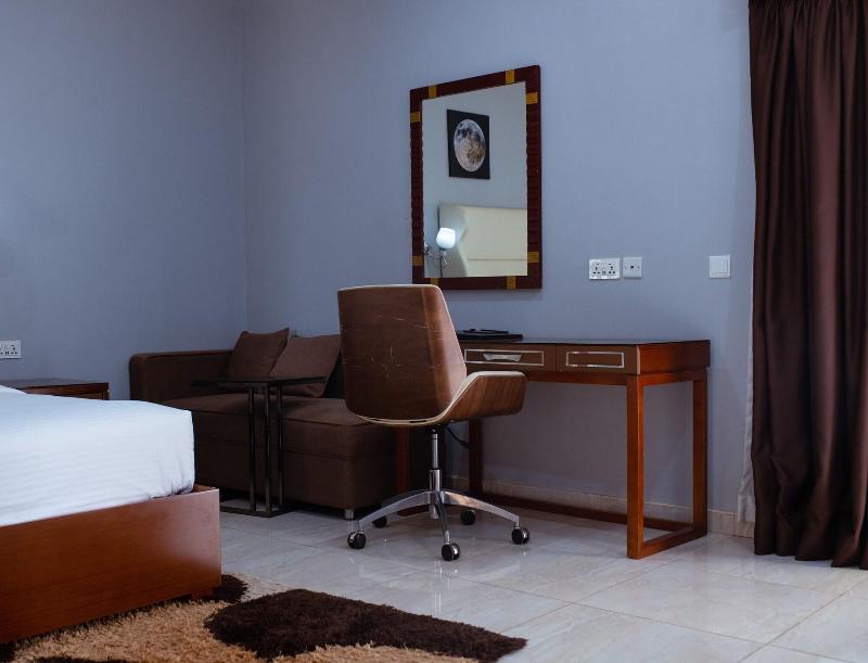 Crismon Hotel image