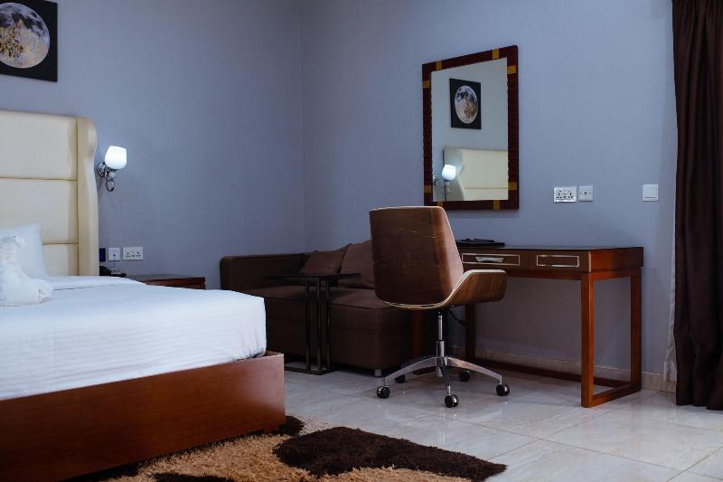 Crismon Hotel image