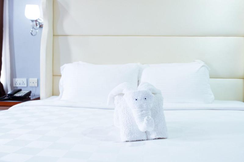 Crismon Hotel image
