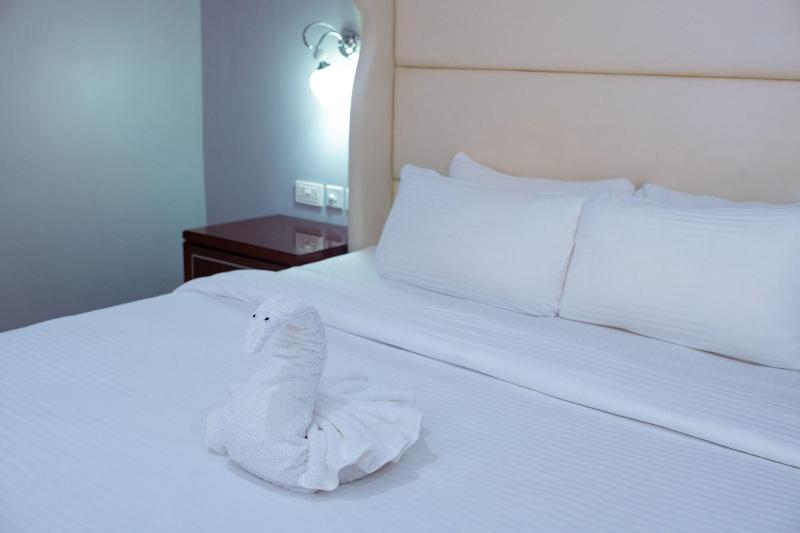 Crismon Hotel image