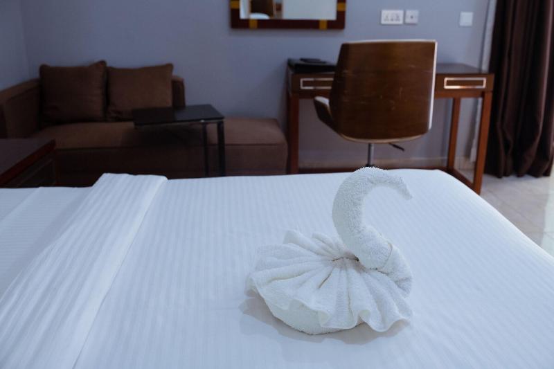 Crismon Hotel image