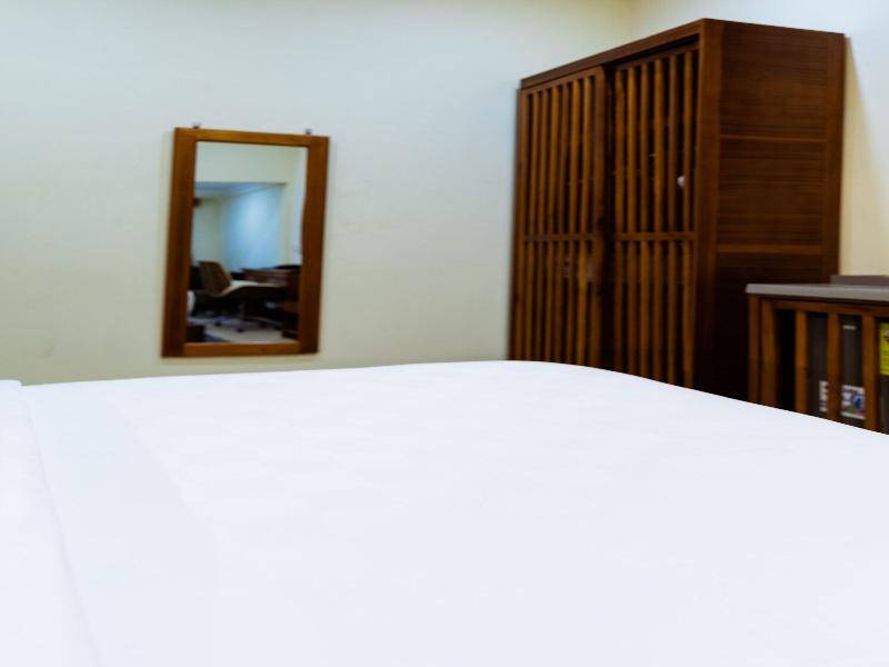 Crismon Hotel image