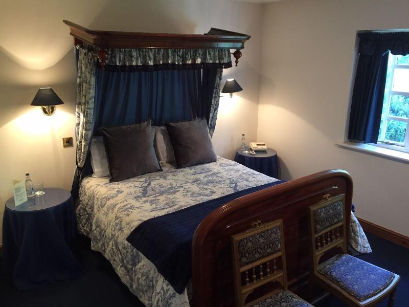 Cross Keys Hotel image