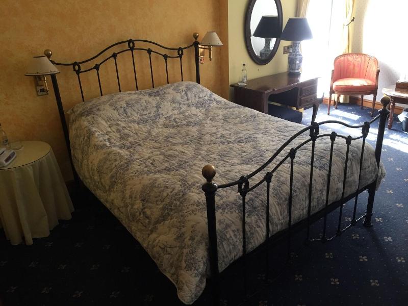 Cross Keys Hotel image