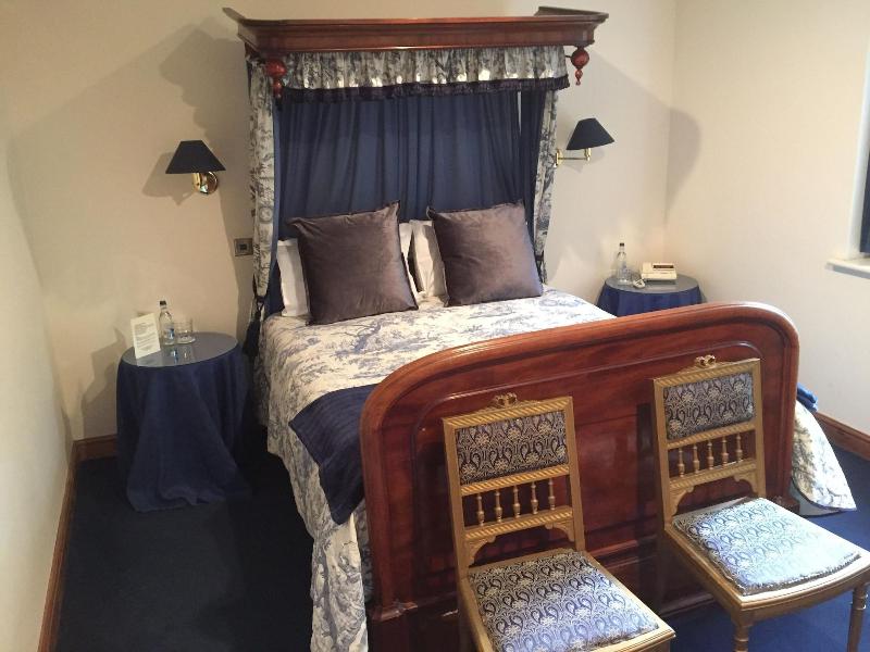 Cross Keys Hotel image