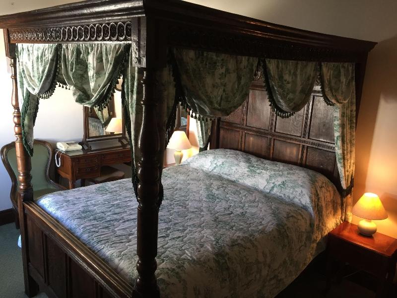 Cross Keys Hotel image