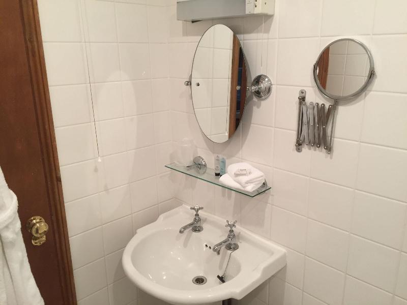 Cross Keys Hotel image
