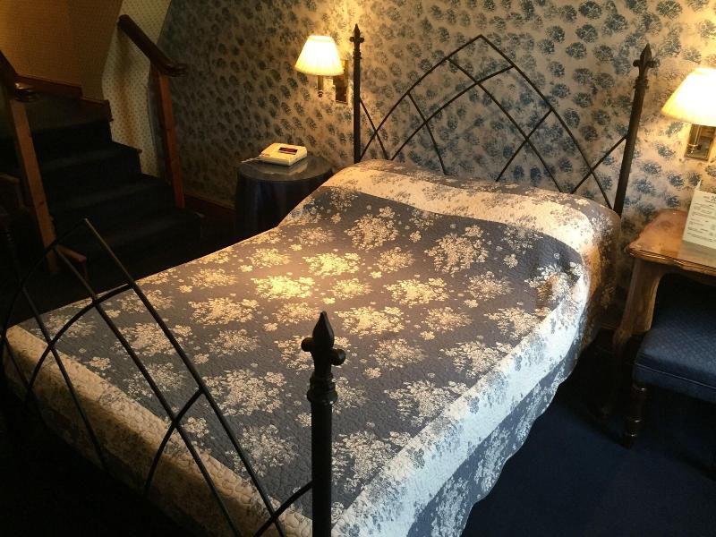 Cross Keys Hotel image