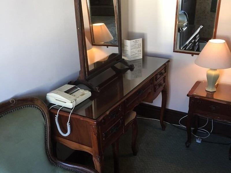 Cross Keys Hotel image