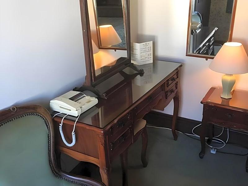 Cross Keys Hotel image