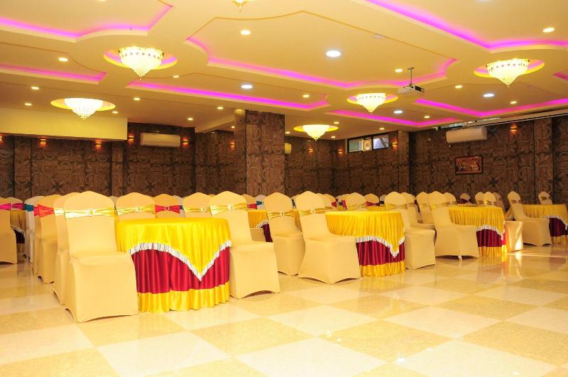 Hyders Park - The Business Hotel image