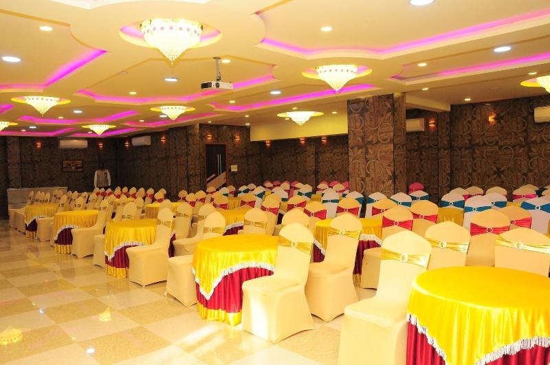 Hyders Park - The Business Hotel image