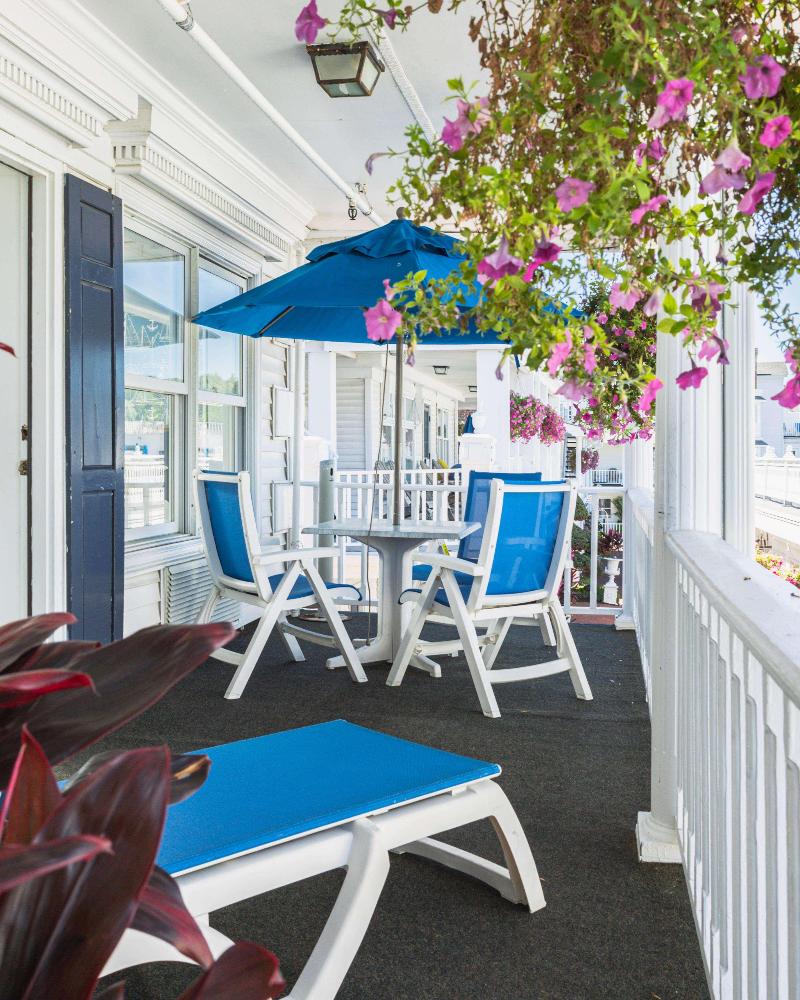 Danfords Hotel And Marina image