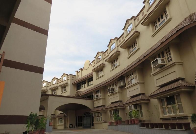 Dariyalal Hotel
