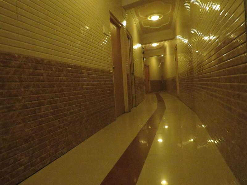 Dariyalal Hotel