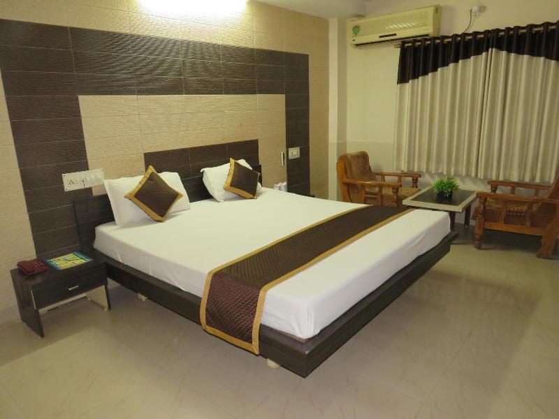 Dariyalal Hotel