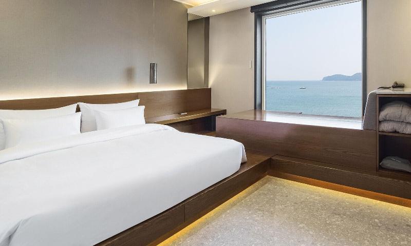 Stubborn Hotel image