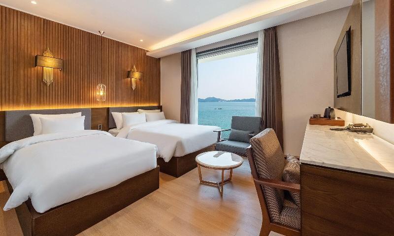 Stubborn Hotel image