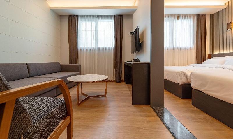 Stubborn Hotel image