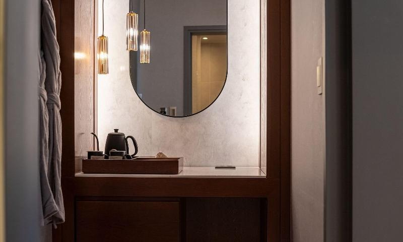 Stubborn Hotel image