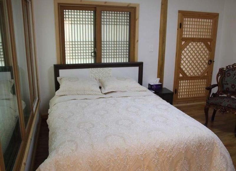 Suncheon Moonlight Love Hanok Pension image