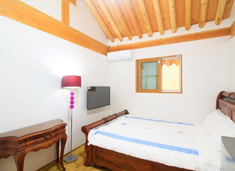 Suncheon Moonlight Love Hanok Pension image