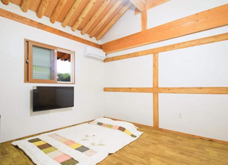 Suncheon Moonlight Love Hanok Pension image