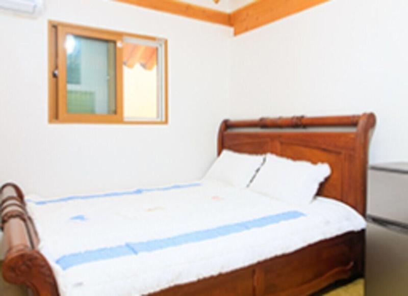 Suncheon Moonlight Love Hanok Pension image