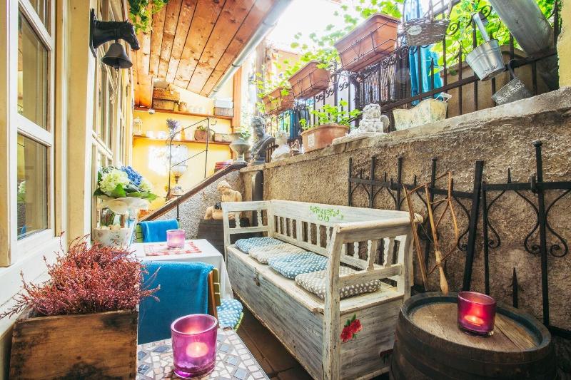 Divná Pani Luxury Gallery Rooms image