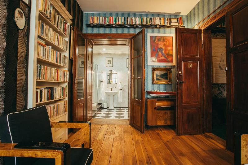 Divná Pani Luxury Gallery Rooms image