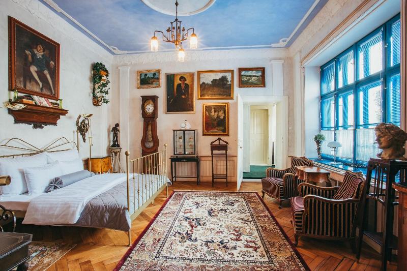 Divná Pani Luxury Gallery Rooms image