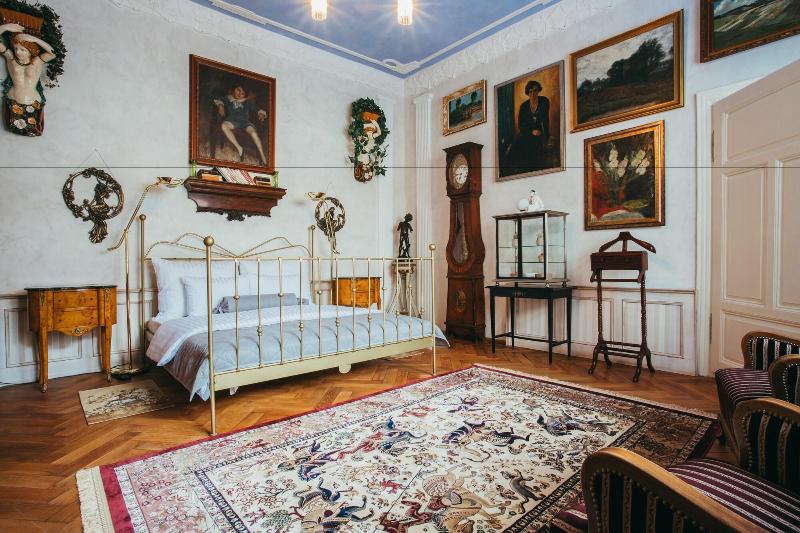 Divná Pani Luxury Gallery Rooms image